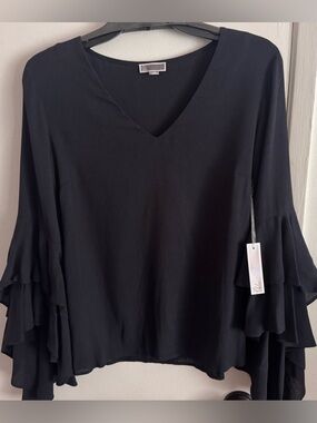 NWT Chelsea28 Black V-Neck Blouse with Ruffled Tiered Bell Sleeves Small